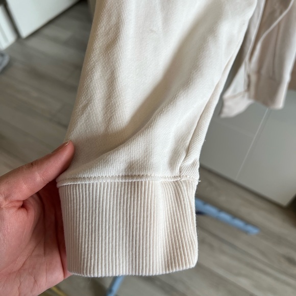 American Eagle Cream Crew Neck - L - Picture 2 of 7